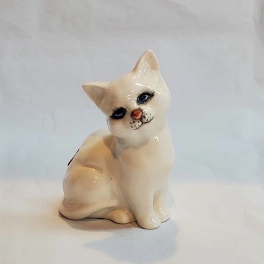 Vintage Beswick England White Cat Sitting Porcelain Figurine Original Sticker 3"